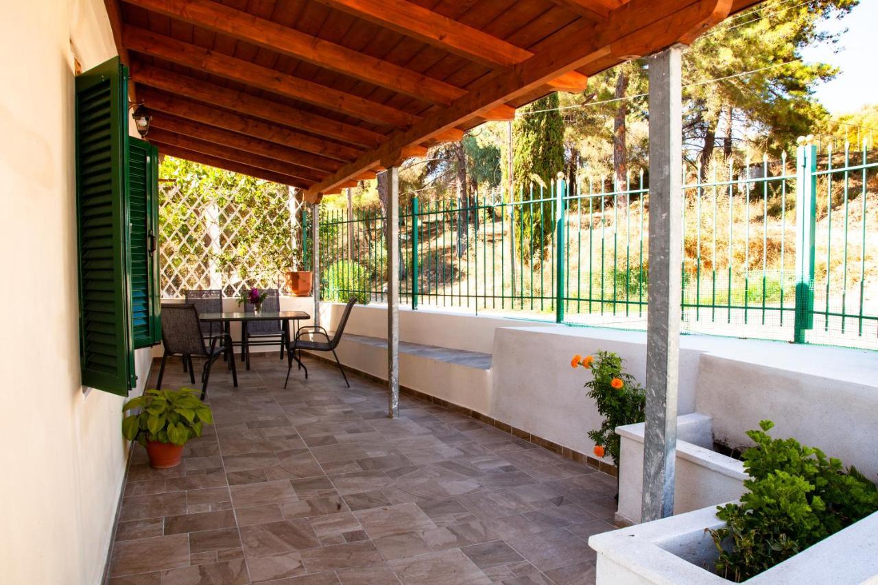 Spyran Apartment Marantochori Exterior photo