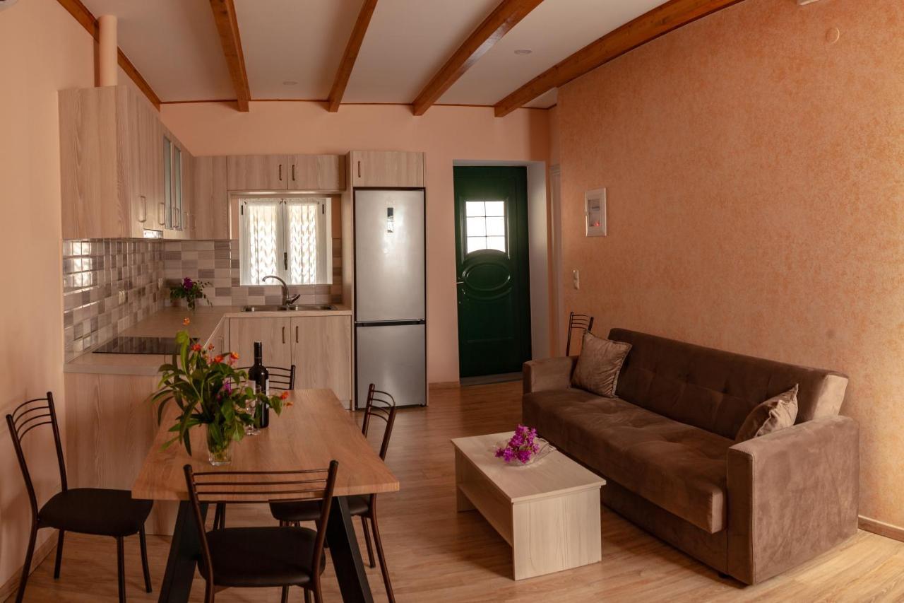 Spyran Apartment Marantochori Exterior photo